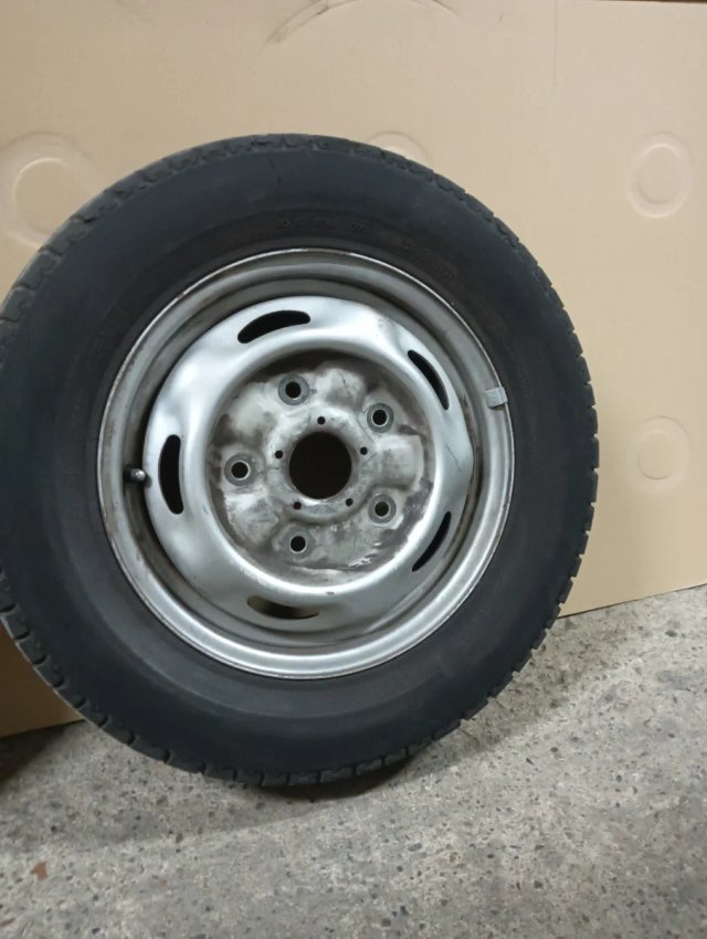 Llantas Ford Transit 2004 (2 unidades)