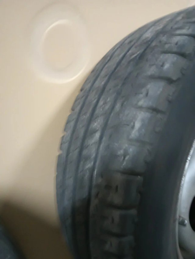 Llantas Ford Transit 2004 (2 unidades)