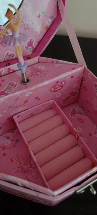 Caja de música y joyero infantil