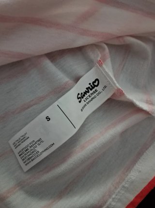 Camiseta Hello Kitty. Manga 3/4.    Talla S