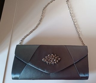 Bolso de fiesta negro con pedrería