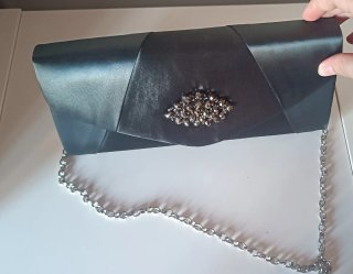 Bolso de fiesta negro con pedrería