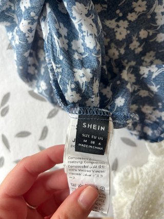 Vestido floral azul y blanco Talla M