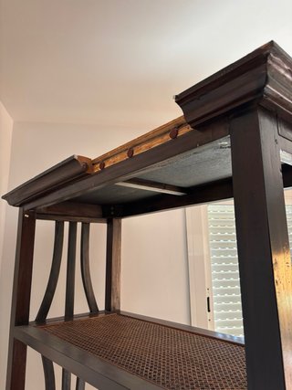 Pareja Estanterías de Madera Maciza y Rattan.