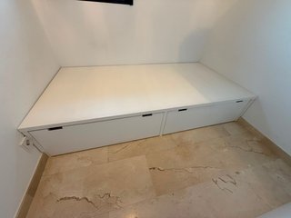 Camas tipo tatami lacadas blancas con armario