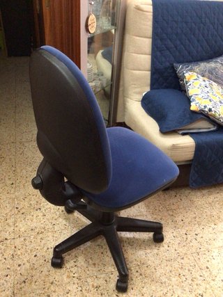 Silla oficina giratoria azul ruedas