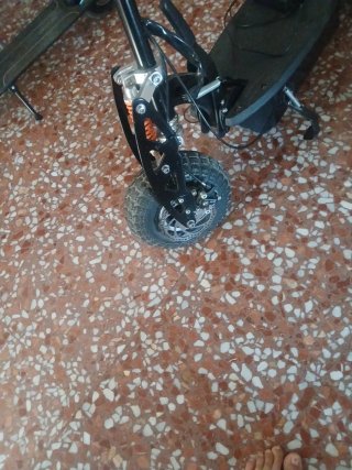 Patinete eléctrico con sillín