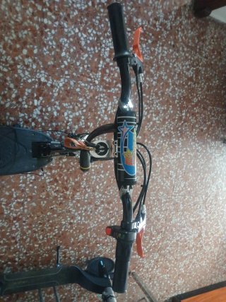 Patinete eléctrico con sillín