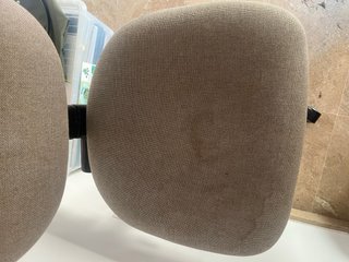 Silla de oficina con ruedas
