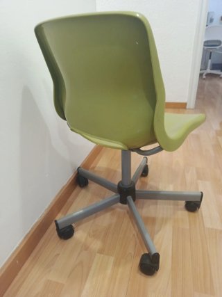 Silla de escritorio azul y negra
