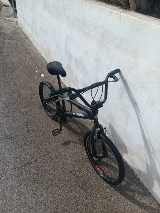 Bicicleta BMX Negra