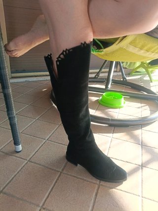 Stivali scamosciati neri alti