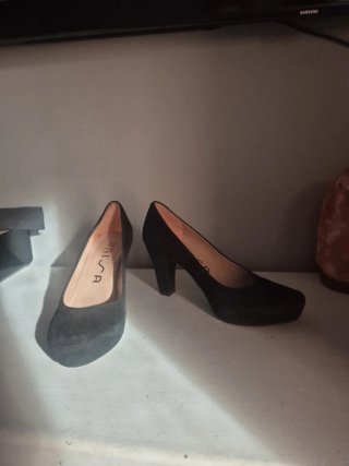 Zapatos de tacón Unisa negros