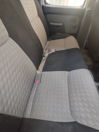 Nissan Navara 2004. 133 caballos color blanco.