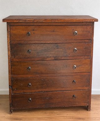 Armario de madera maciza