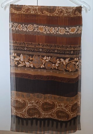PAÑUELO FOLUARD MOTIVO FLORAL MARRONES 146x41 CM