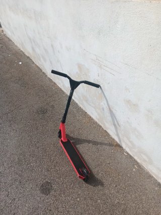 Patinete rojo