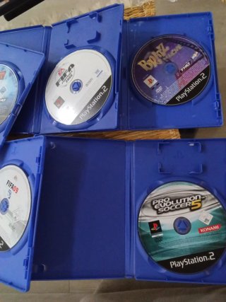 Lote 5 Juegos PS2: FIFA, Smackdown, Bratz, PES