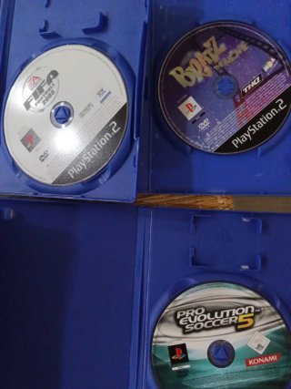 Lote 5 Juegos PS2: FIFA, Smackdown, Bratz, PES