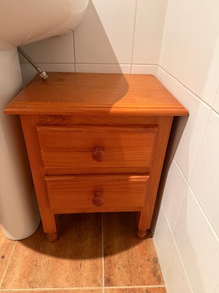 Mesita de noche de madera acepto negociar