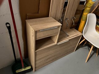 Conjunto de entrada madera y metal