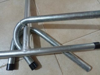 Escalera de metal para piscina