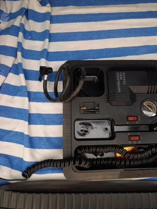 Compresor Aire Coche 12 V Estuche Negro