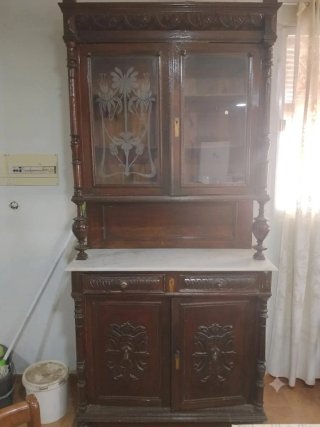 Aparador antiguo madera y mármol