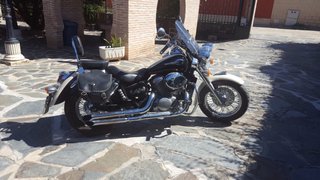 Honda Shadow 750 Cruiser Negra y Blanca