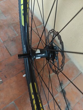 Rueda Oquo Carbono MP30TEAM