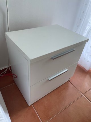 Mesita de noche blanca madera