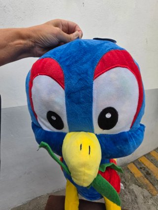 Peluche Loro Azul con rosa de 70cm