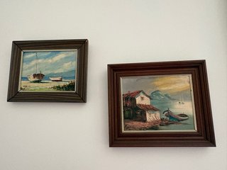 Dos cuadros decorativos