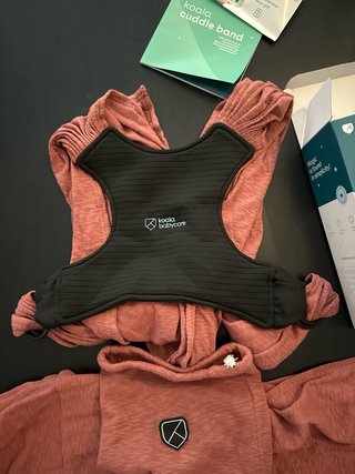 Mochila portabebés Koala Cuddle Band Bordeaux