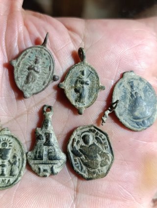 Lote 7 medallas religiosas antiguas