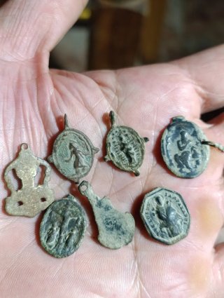 Lote 7 medallas religiosas antiguas