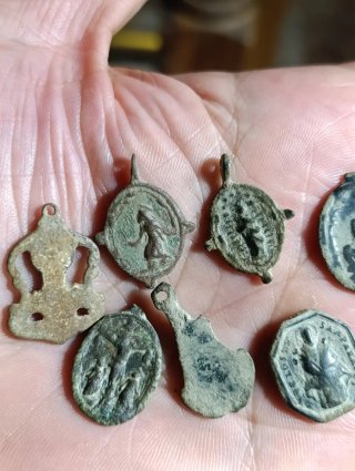 Lote 7 medallas religiosas antiguas