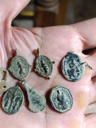 Lote 7 medallas religiosas antiguas