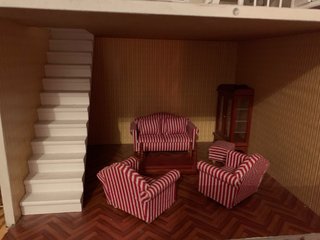 Casa de muñecas de madera