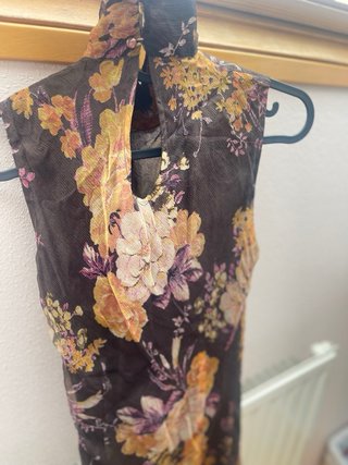 Traje floral Zara
