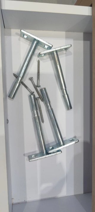 Dos estantes de madera con cajón blanco.