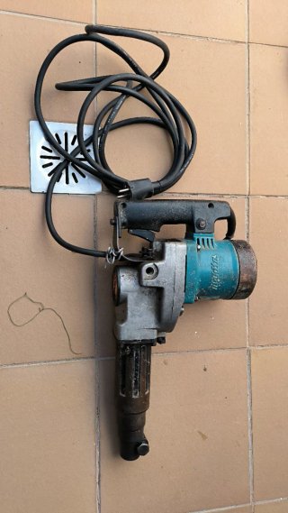 Martillo Percutor Makita con Cinceles