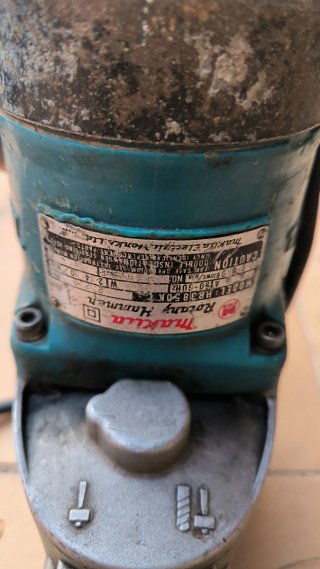 Martillo Percutor Makita con Cinceles