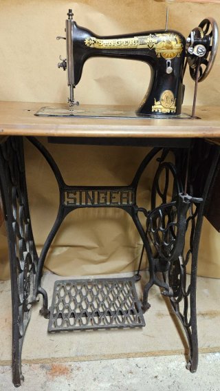 Máquina de coser Singer antigua
