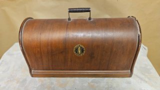 Máquina de coser Singer antigua