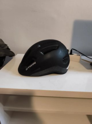Casco de bicicleta negro