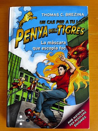 La màscara que escopia foc
