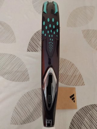 Pala de pádel Adidas Arrow-Hit Hexagon peso 350Gr.