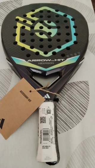 Pala de pádel Adidas Arrow-Hit Hexagon peso 350Gr.