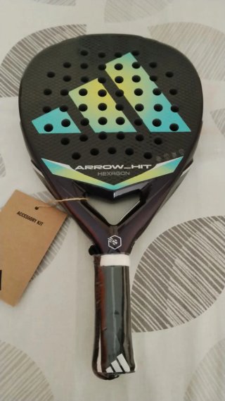 Pala de pádel Adidas Arrow-Hit Hexagon peso 350Gr.